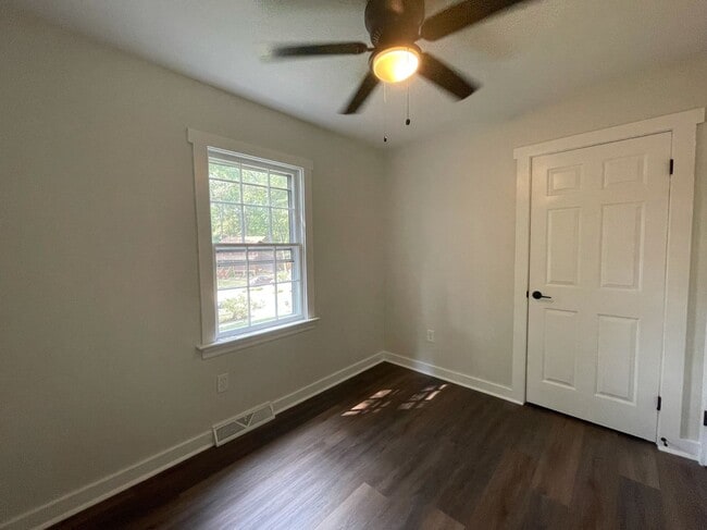 Building Photo - 115 Big Meadows Terrace