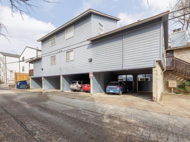 Building Photo - 3004 Speedway