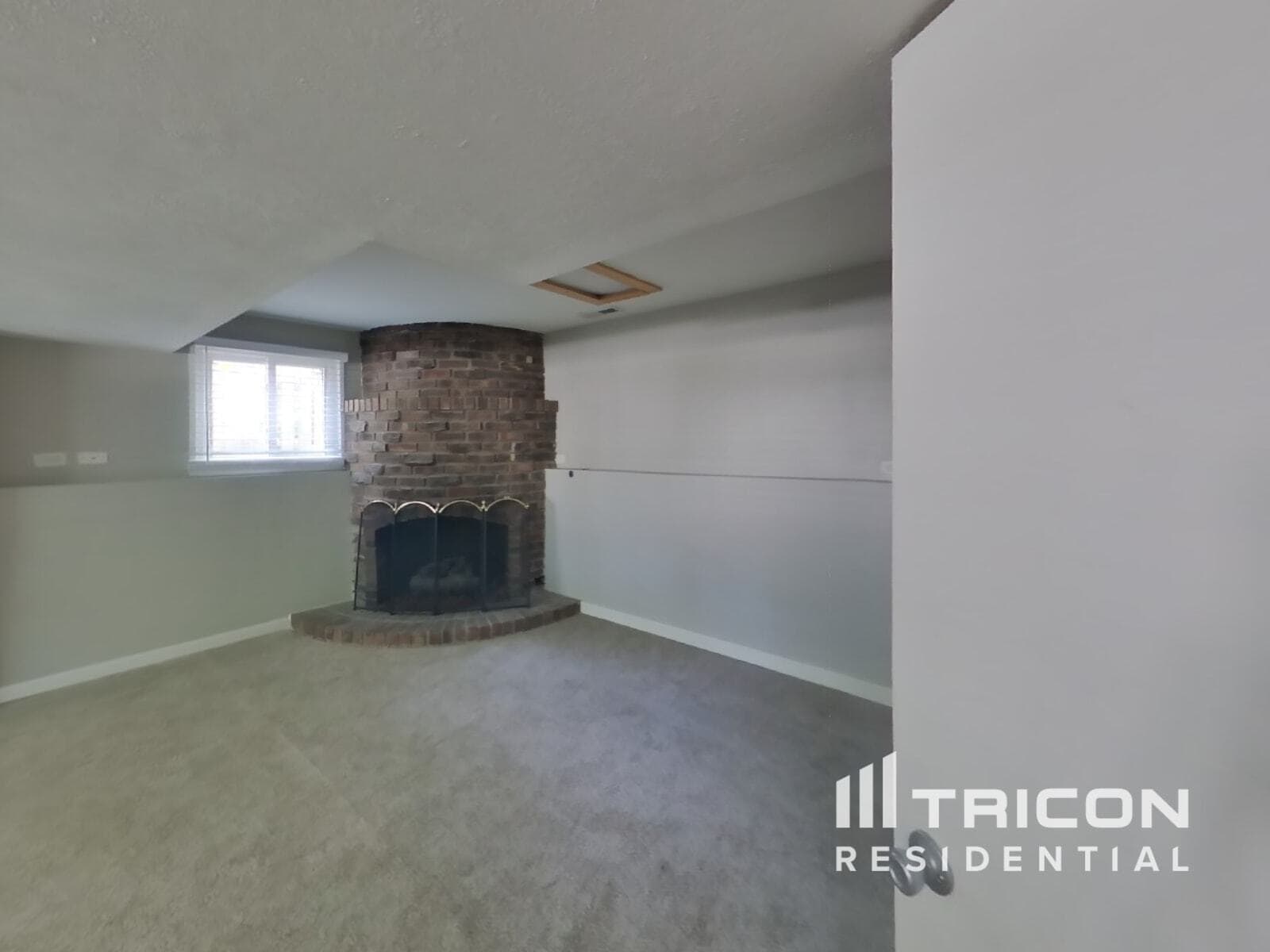 Building Photo - 7924 Oakview Ln