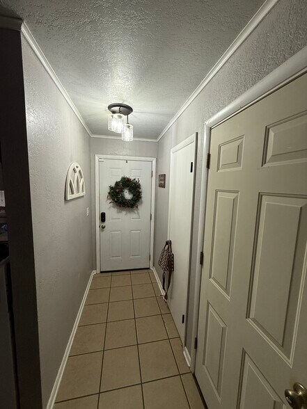 Building Photo - 1326 Hite Blvd