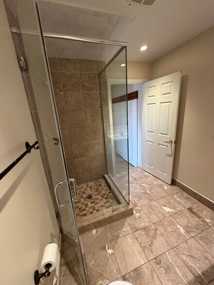 Building Photo - 108 Richmond St