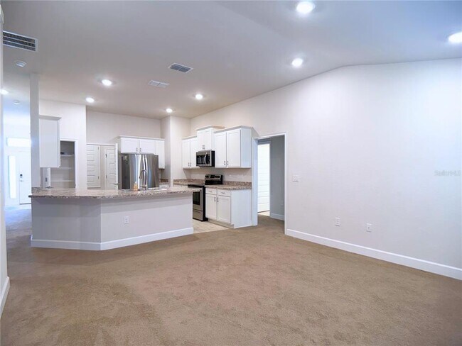 Building Photo - 4549 SE 25th Loop