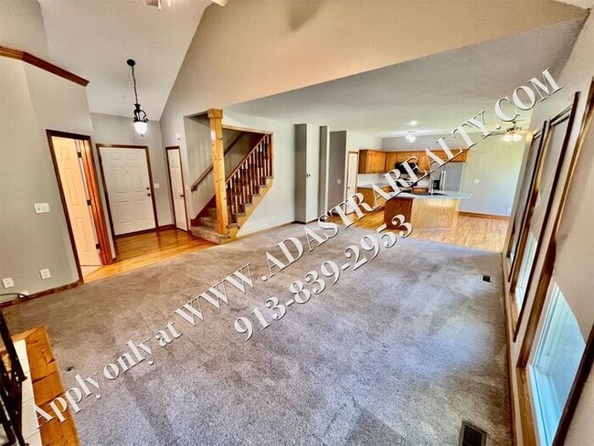 Building Photo - Updated 4 Bed 2.5 Bath in Olathe-Available...