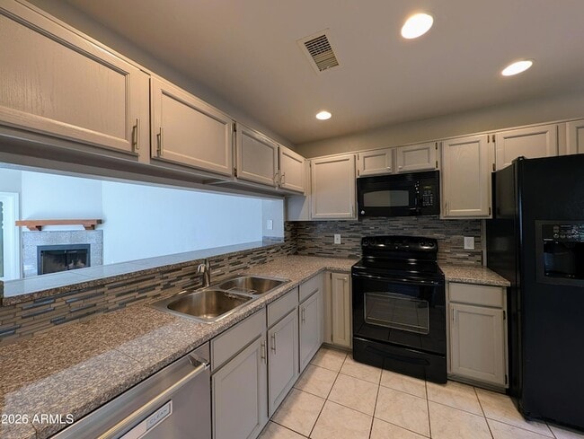 Building Photo - 4114 E Union Hills Dr