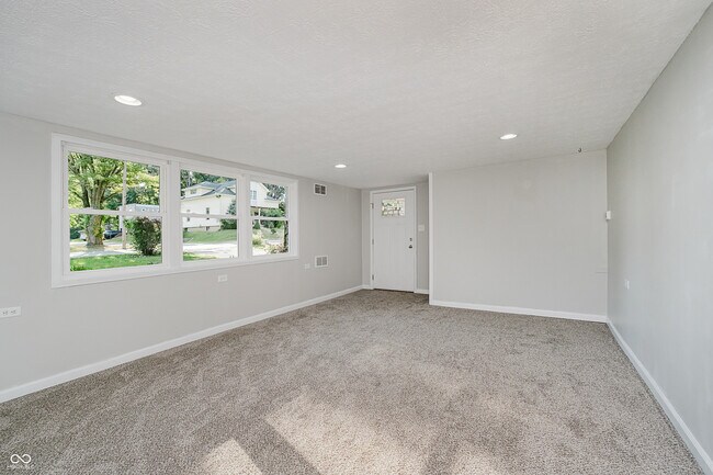 Building Photo - 324 N Tennessee St