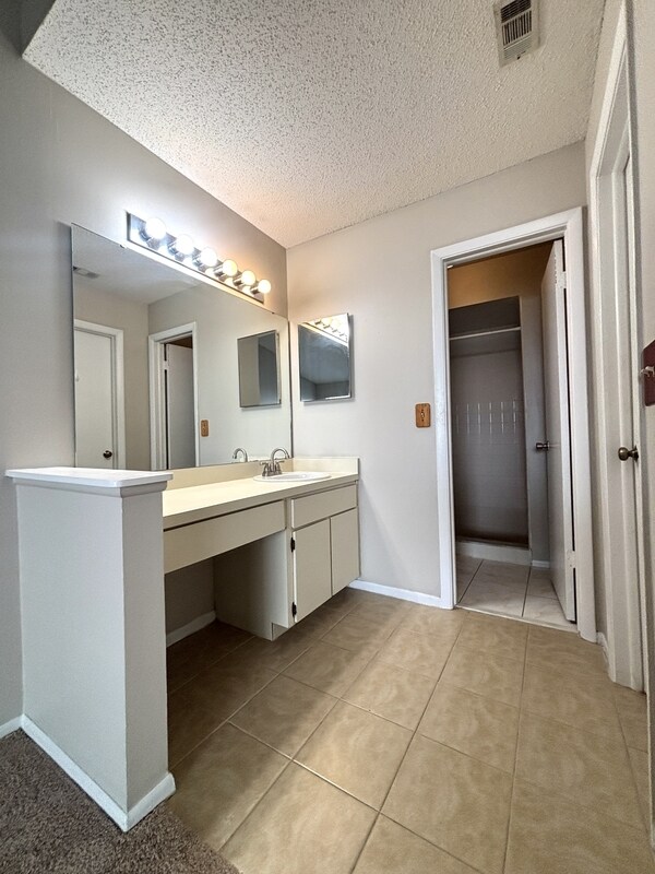 Building Photo - 2908 Quincy Ct