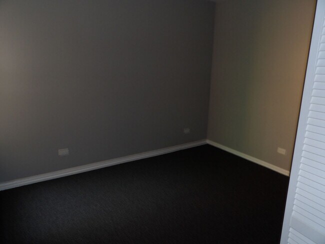 Interior Photo - 6148-6150 S King Dr