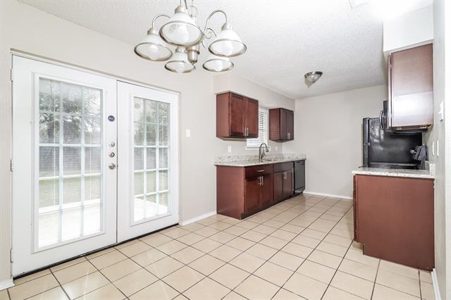 Building Photo - 2942 Mesa View Dr