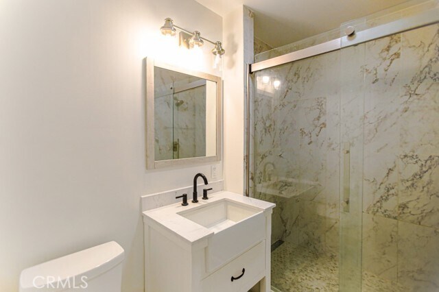 Building Photo - 702 N Pine St