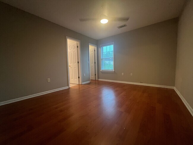 Building Photo - 2204 Gretels Hunt