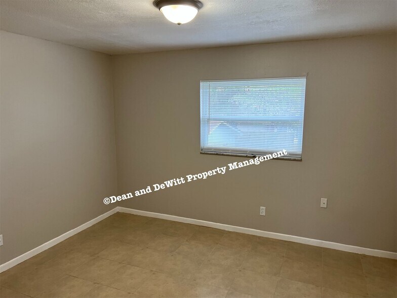 Building Photo - 1 Bed/1 Bath - Unit 207