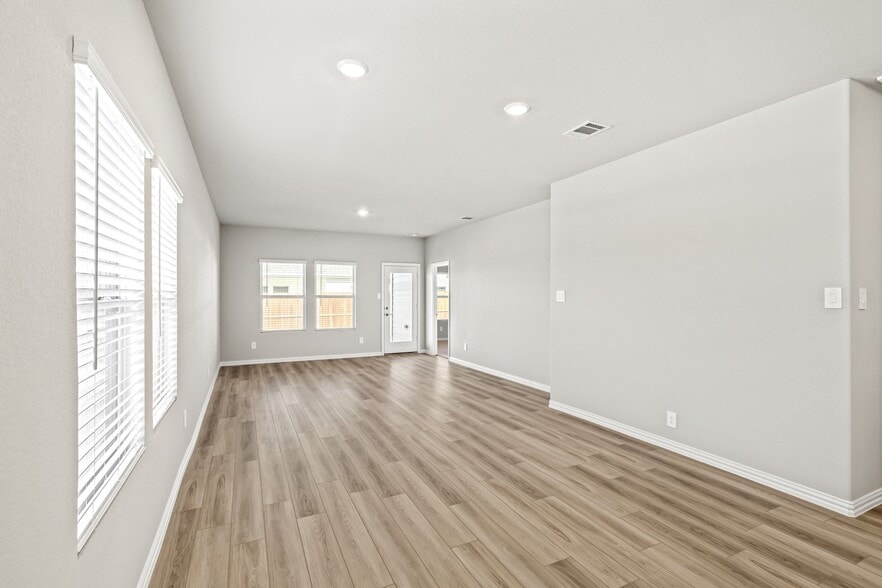 Building Photo - 3300 Sedge Grass Dr