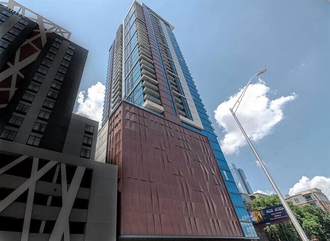 Building Photo - 84 East Ave