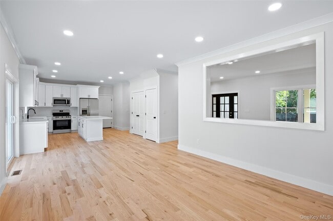 Building Photo - 557 Canal Rd