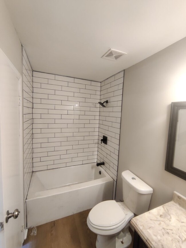 Building Photo - Spacious 3 Bedroom 2.5 Bath Townhome for RENT