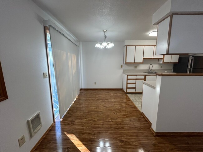 Building Photo - 2 Bedroom Duplex Near the Jim Parsley Community Center!