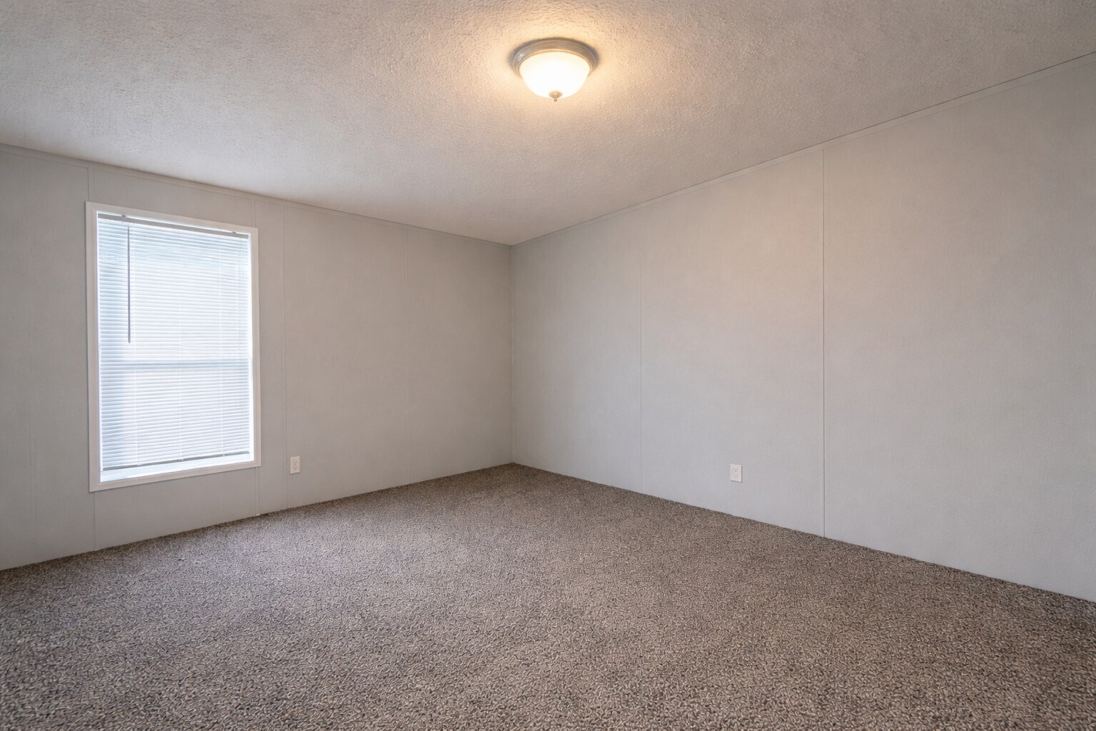 Building Photo - 52150 Lexington Ln