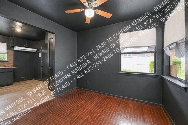Building Photo - 1214 Adelaide Dr