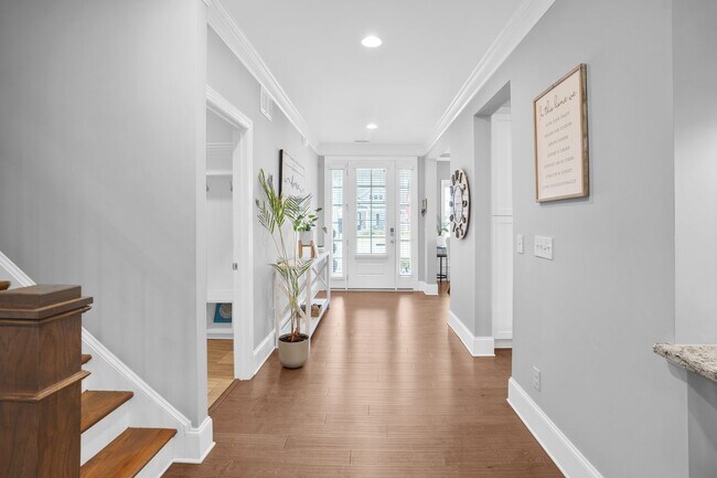 Building Photo - Stunning 4 bedroom 2.5 bath home located in Hampstead Wyndwater Community