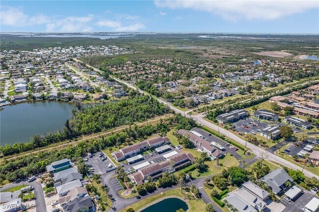 Building Photo - 6091 Lakefront Dr