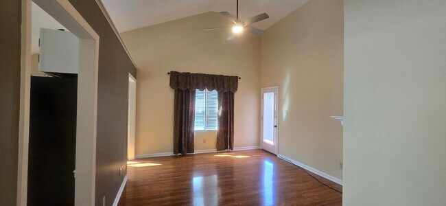 Building Photo - 3313 Fort Harrods Ct