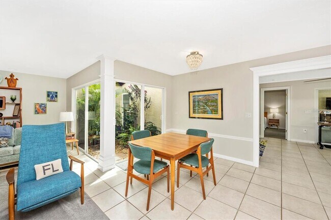 Building Photo - 3905 Glen Oaks Manor Dr