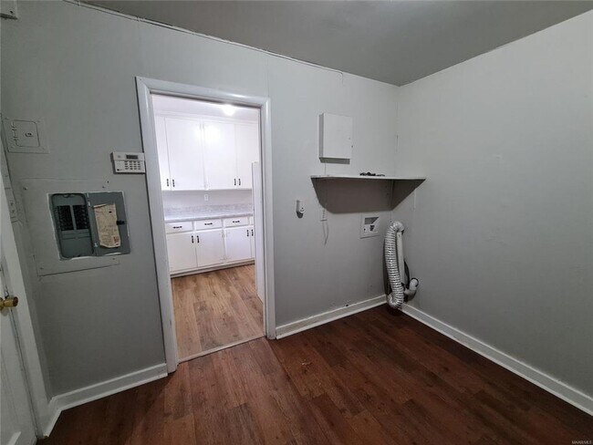 Building Photo - 4 Bed 2 Bath in 36111 zip code