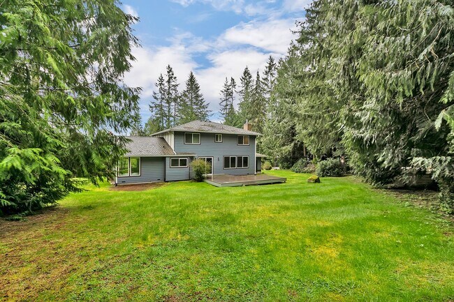 Building Photo - 4bed/2.25bath Stunning Remodeled Home on Expansive Wooded Lot in Woodinville