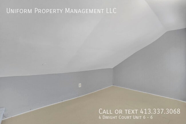 Building Photo - 4 Dwight Ct