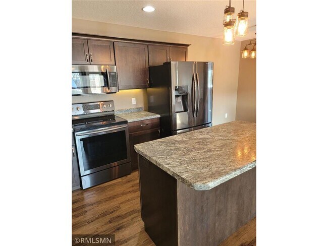 Building Photo - 1929 Cypress Ct