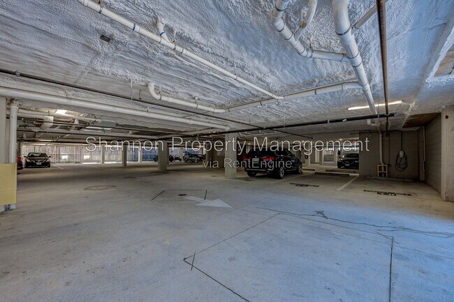 Building Photo - 4819 Caroline St