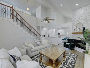 Building Photo - Charming Updated Home – 3BR, 2.5BA with Fi...