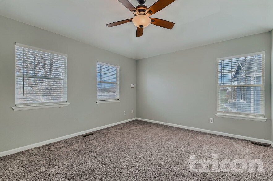 Building Photo - 300 Fieldstone Dr