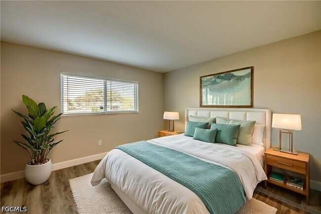 Building Photo - 2526 SE 16th Pl