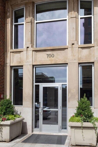 Building Photo - 700 N Washington Ave