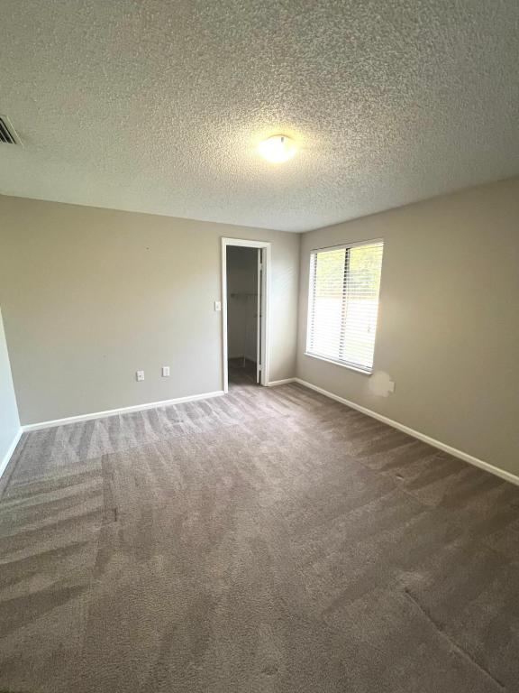 Building Photo - 1626 Lara St NE