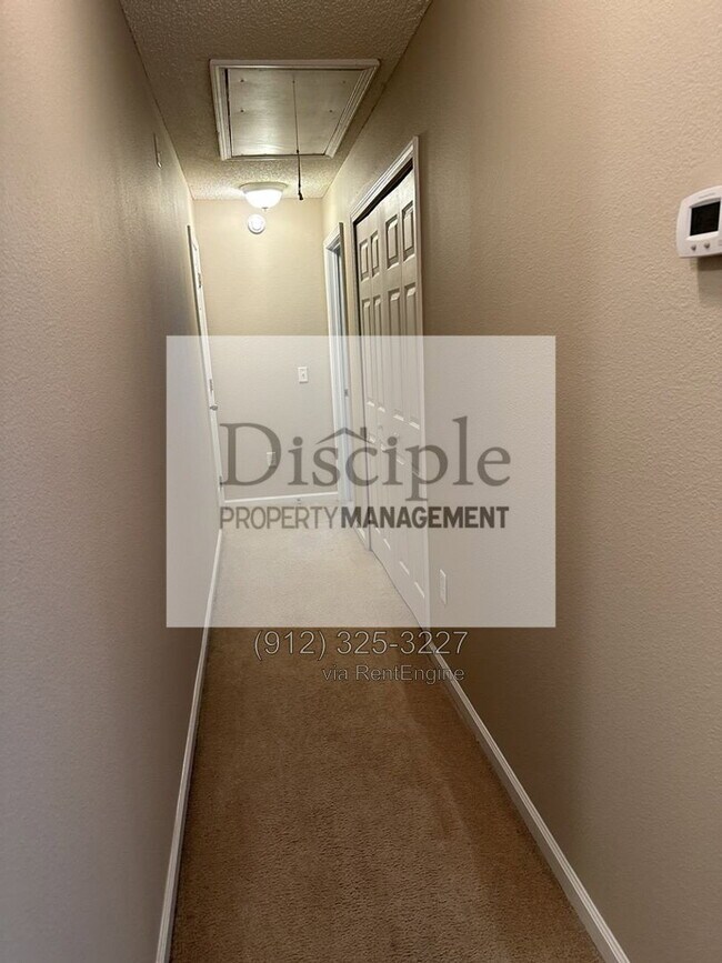 Building Photo - 1045 Canyon Oak Loop