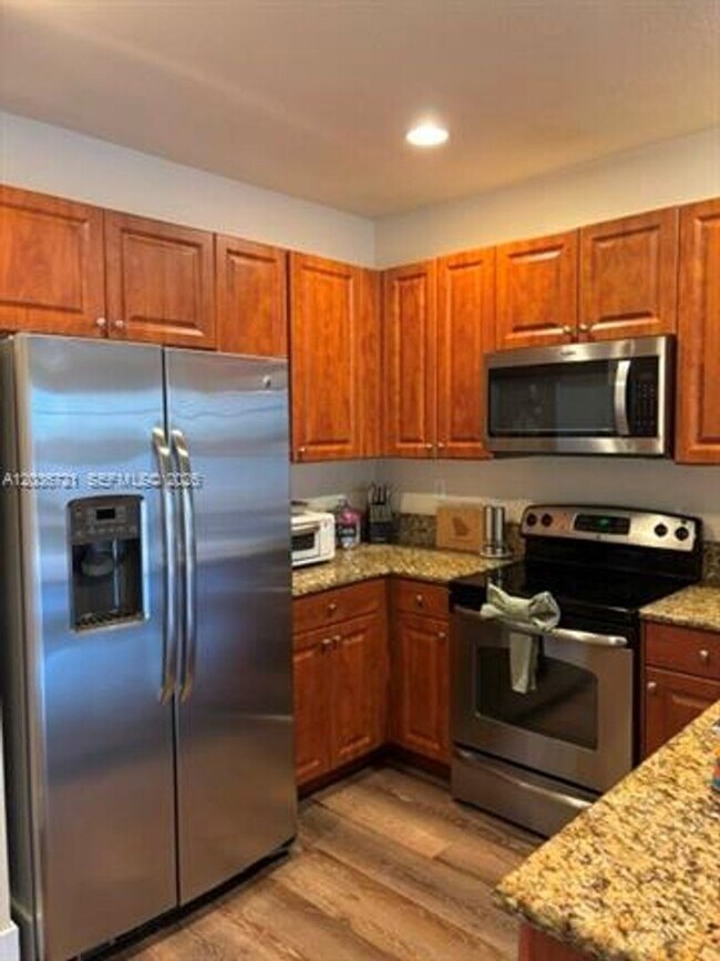 Building Photo - 211 Las Brisas Cir