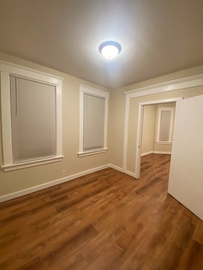 Building Photo - 160 Butler St