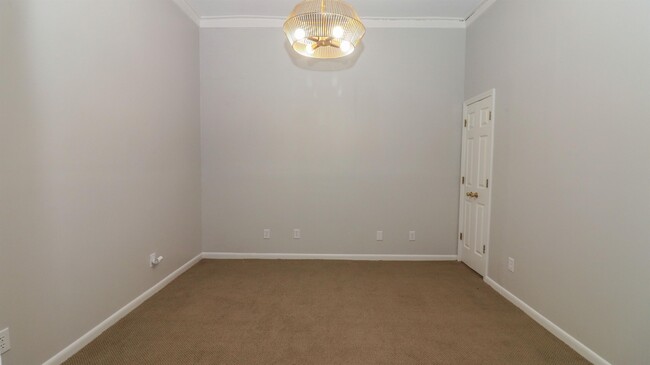 Building Photo - 32 N Lafayette Ave