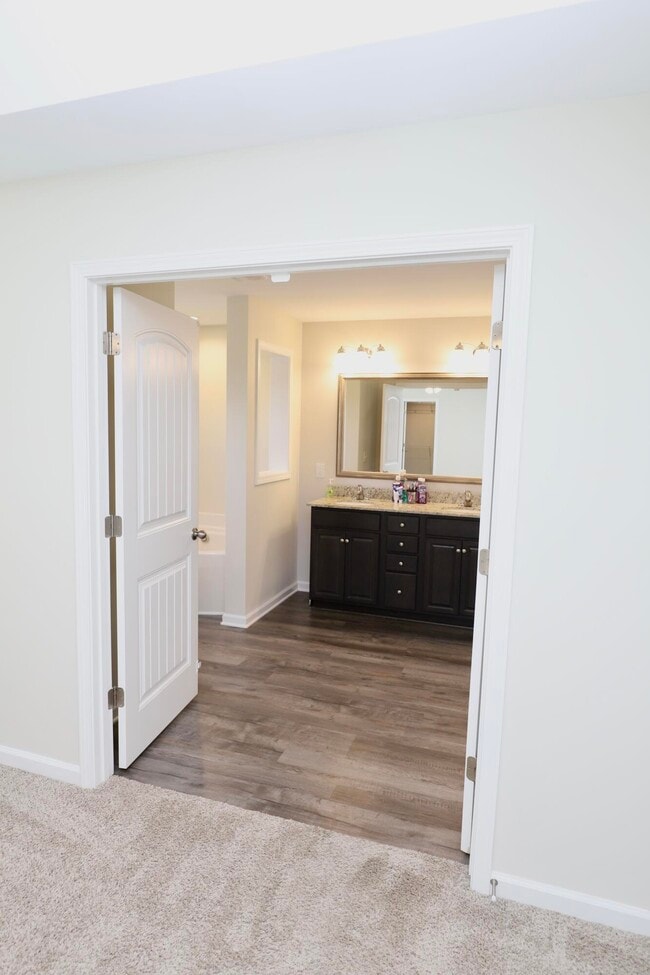 Building Photo - 17 Carriagebrook Cir