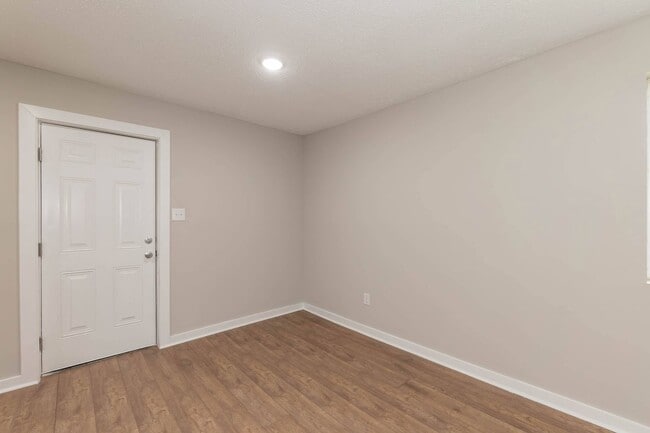 Building Photo - Beautiful Single Family Home!