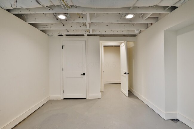 Building Photo - 125 S Knox St