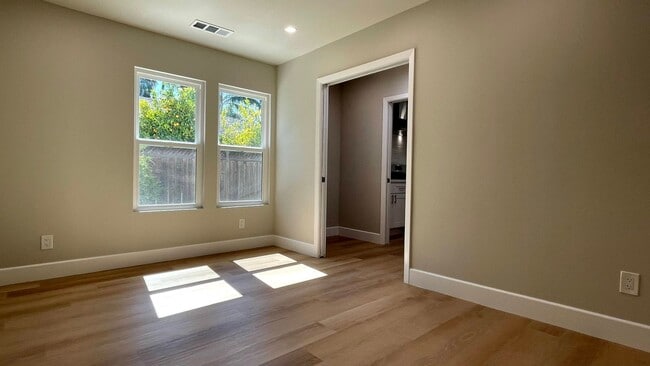 Building Photo - 3BD/2BA - Stylish Home Near Valley Fair Ma...