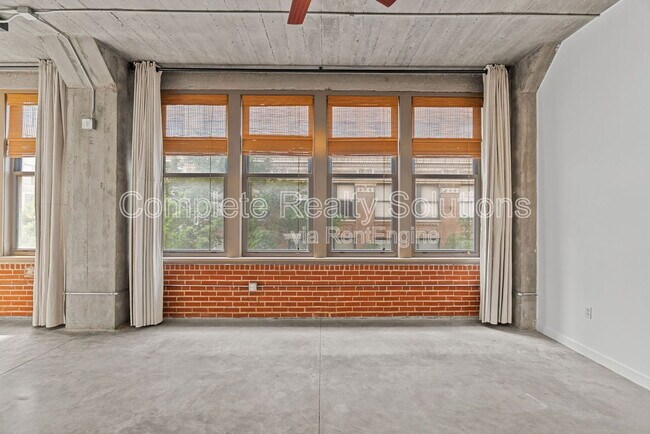 Building Photo - 1635 Washington Ave