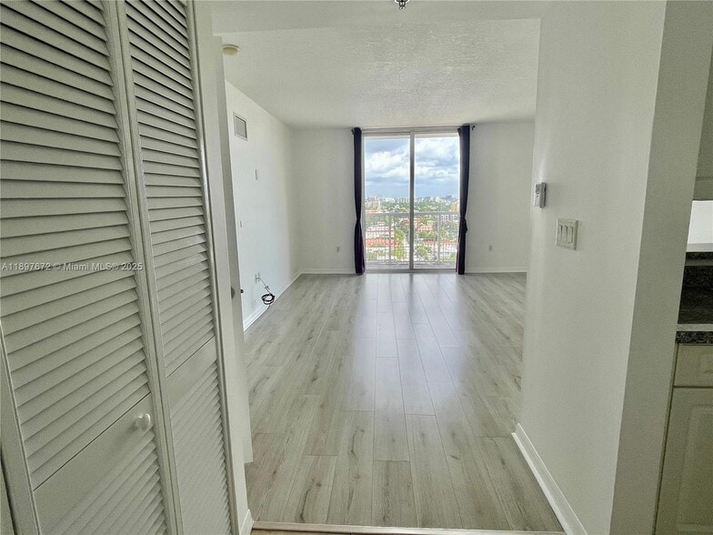 Building Photo - 900 SW 8th St