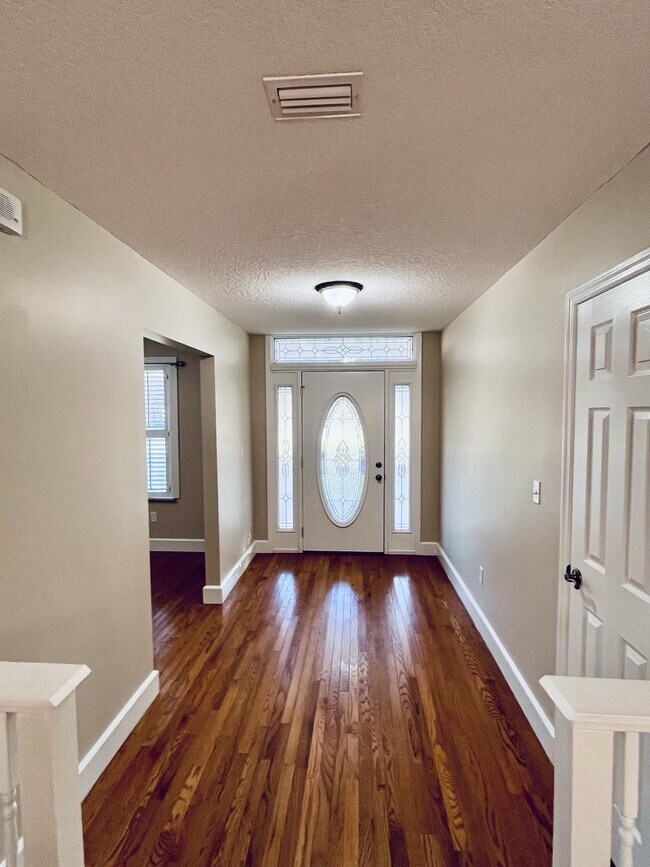 Building Photo - 273 Hollywood Forest Dr