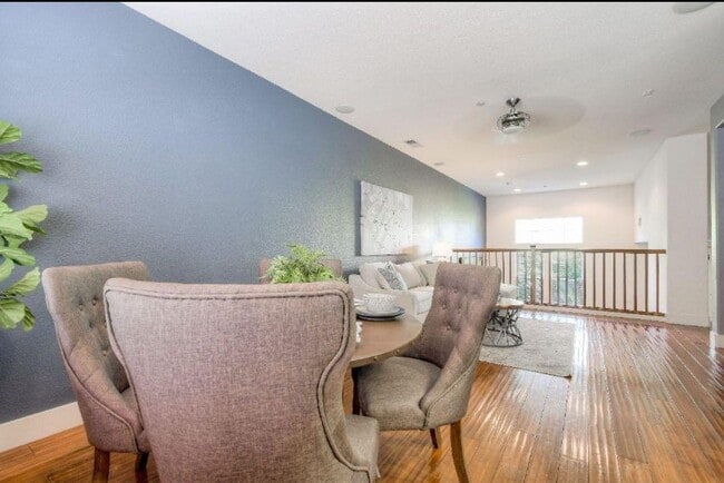 Building Photo - 405 Washington Square