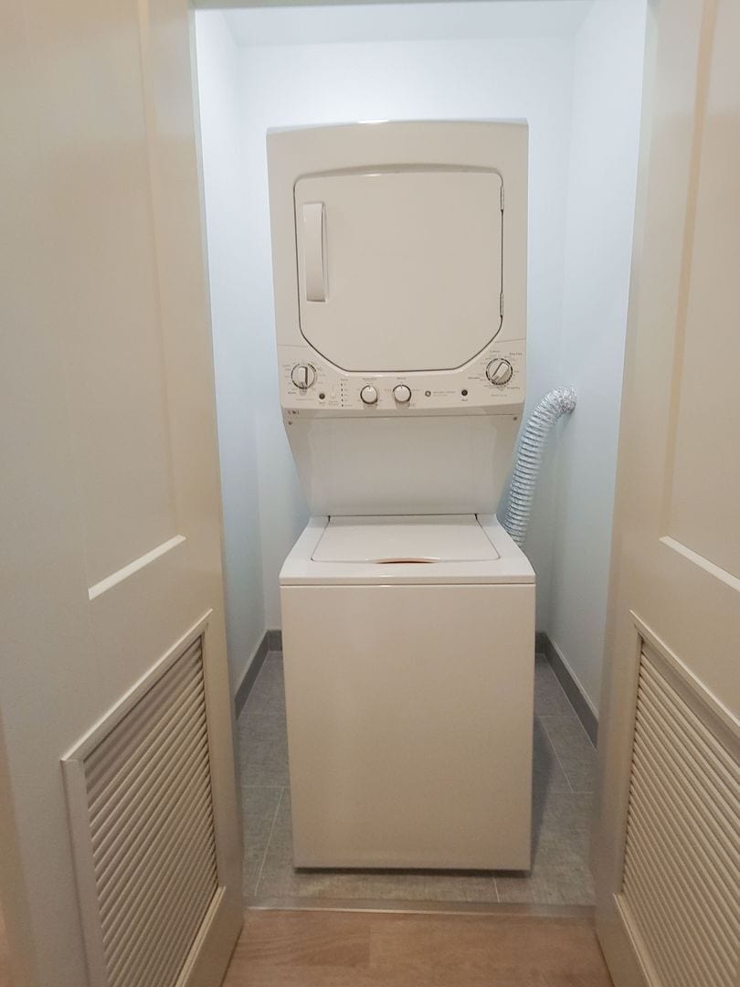 Building Photo - 1919 W Winona St