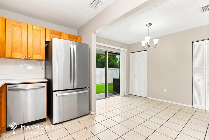 Building Photo - 8221 Jacaranda Ave